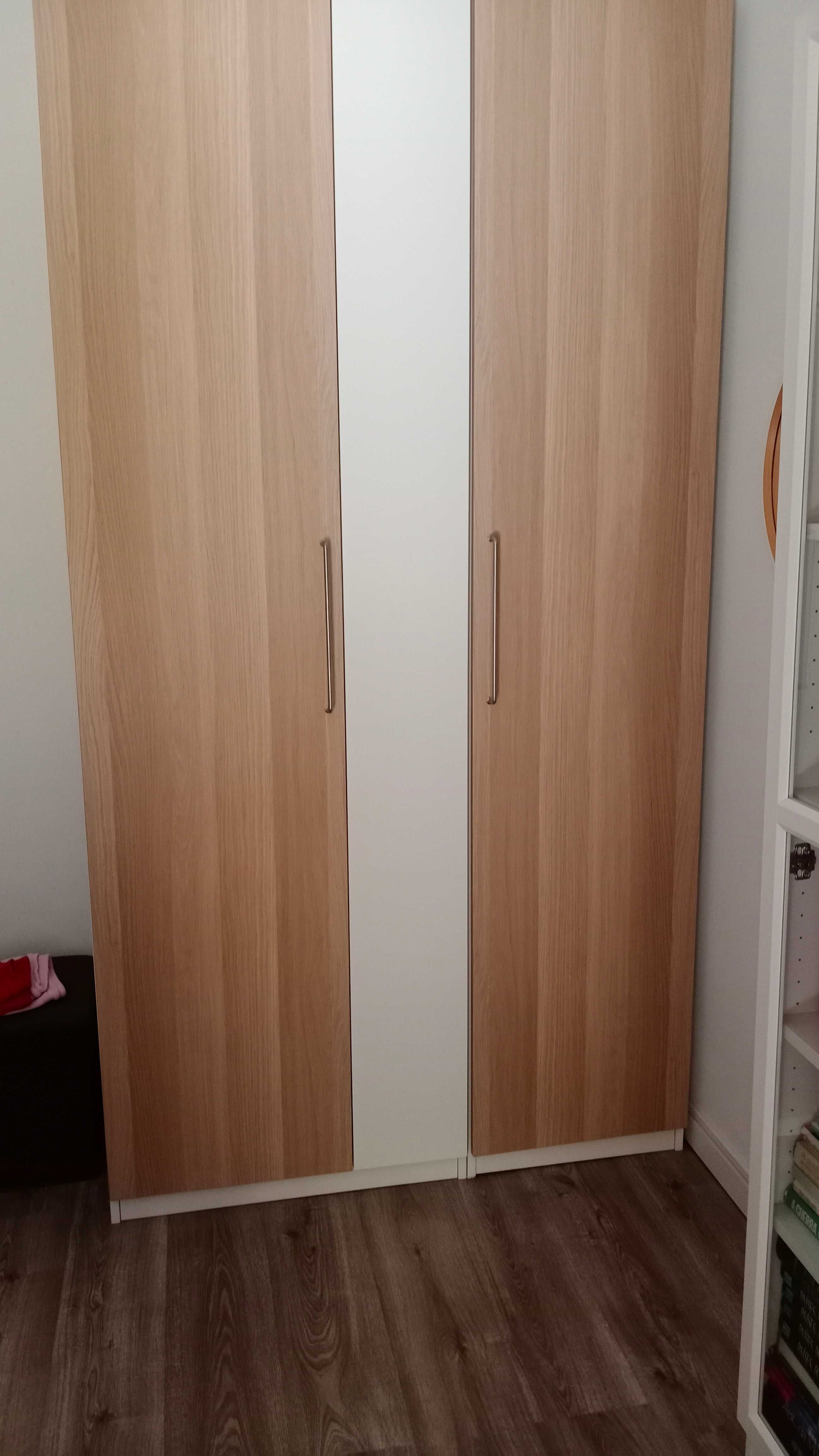 Roupeiro IKEA côr branco/bege
