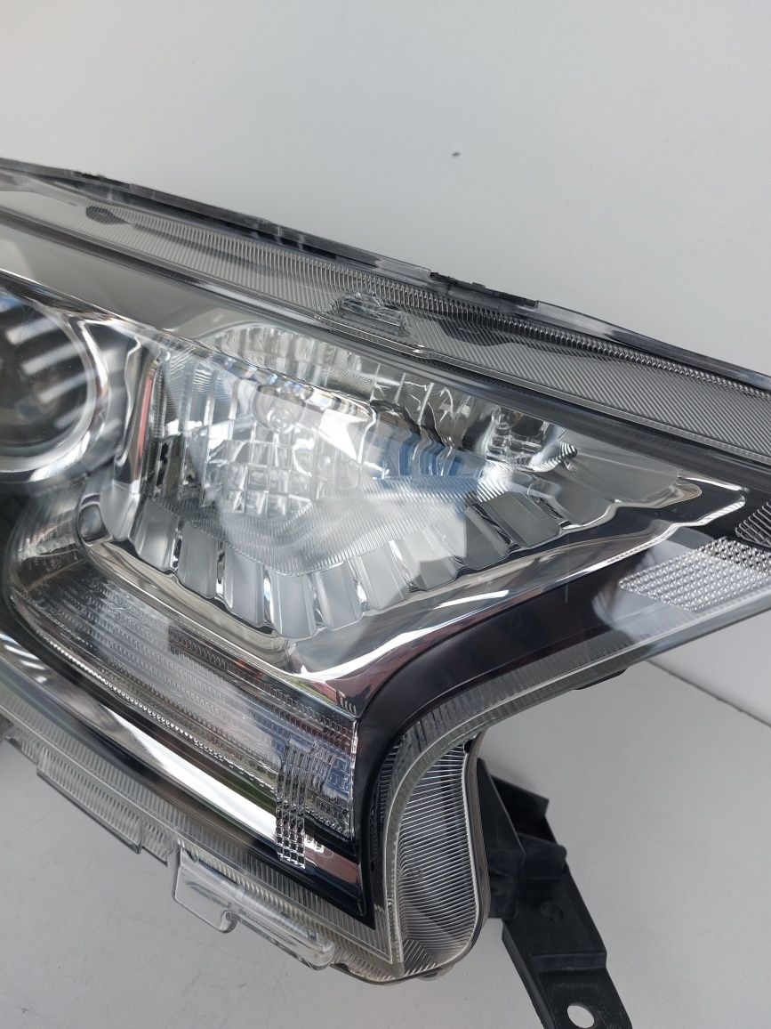 Lampa przednia prawa Ford Ranger 4 lift soczewka 15- Europa