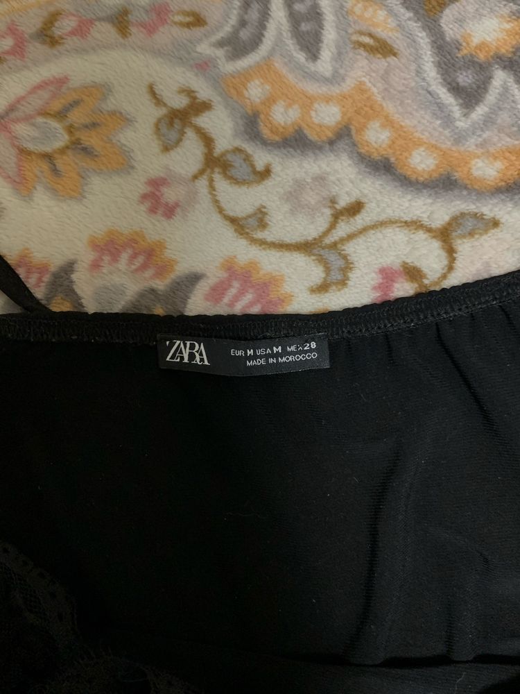 чорний топ Zara