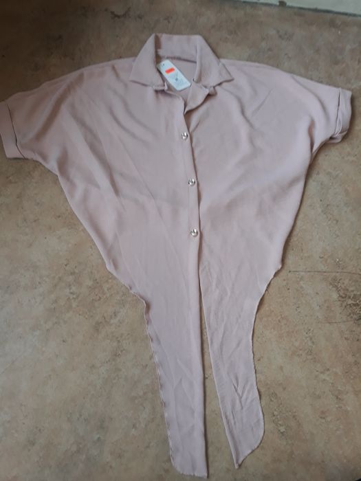 Blusa com nó na frente