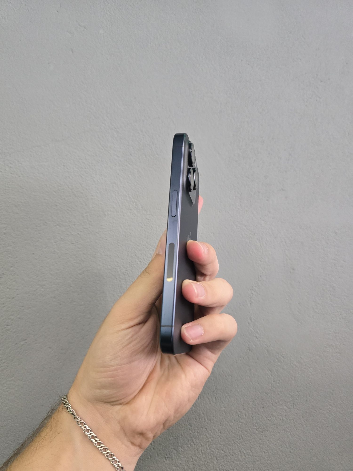 iPhone 15 Pro 128Gb Blue Titanium Neverlock Чудовий стан