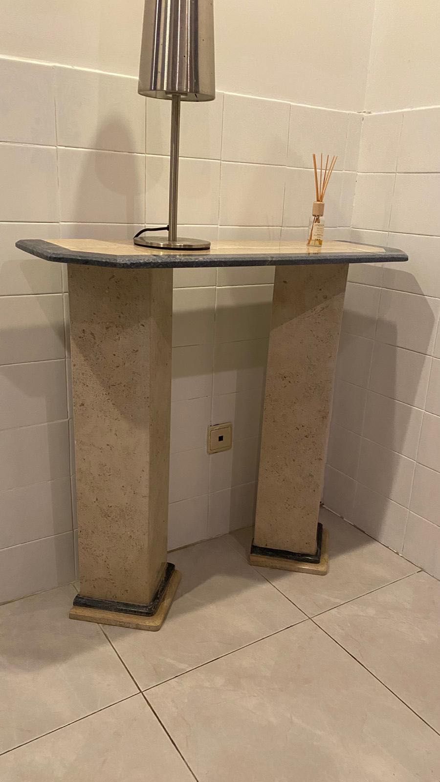 Consolas em mármore