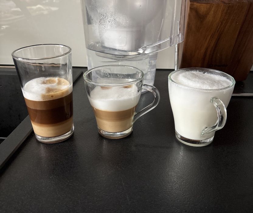 Ekspres ciśnieniowy Philips LatteGo EP3243 - odbiór wola