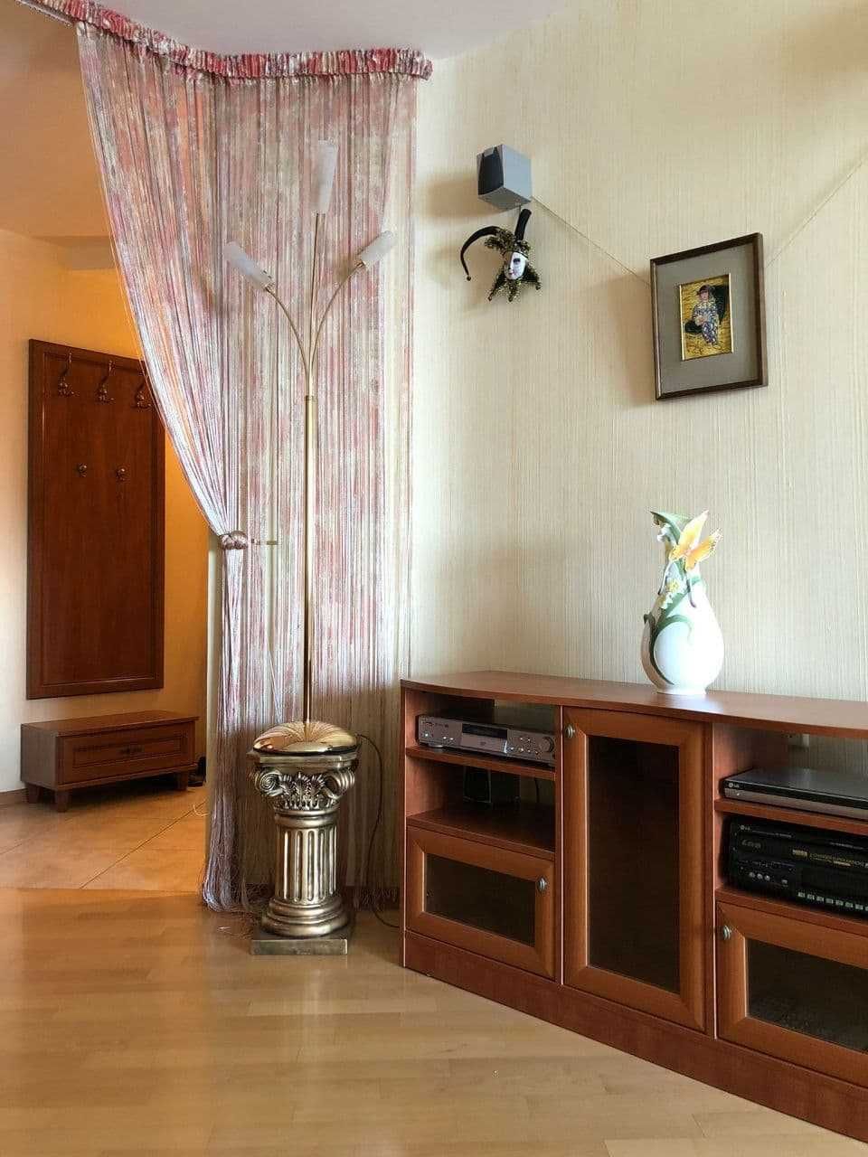 м Мінська, Оболонські Липки, Набережна, Івасюка 20-А, з видом на річку