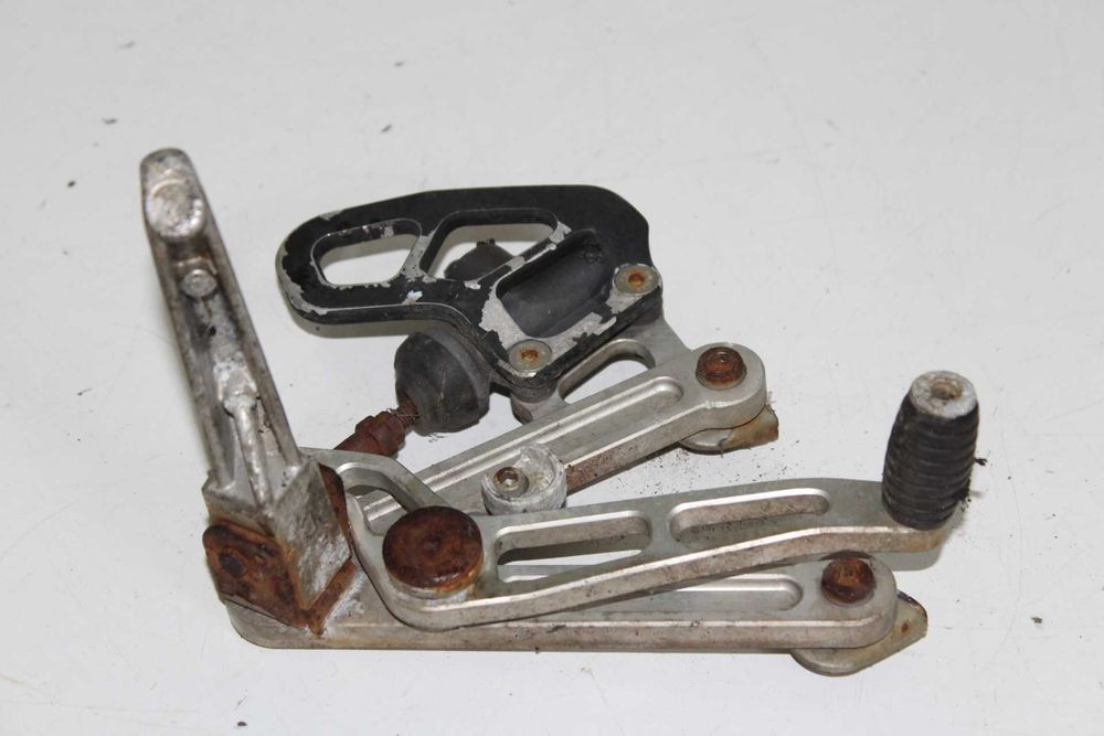 PEUGEOT XR6 set peg mocowanie podnóżek pompa tył