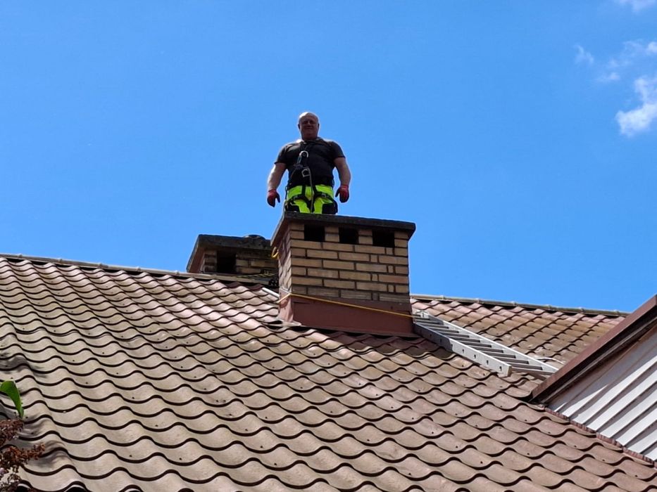 Usługi wysokościowe alpinista mycie dachów okien elewacji przycinka d