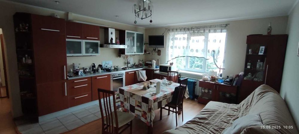 Продаж двох будинків 900 та 300 кв.м., фасад. Бортничі, Переяславська