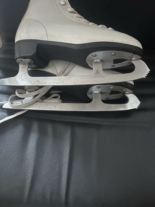 Коньки для льда 2 пары в наличии 39 и 40 размер