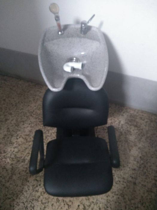 Cadeira de lavagem seminova
