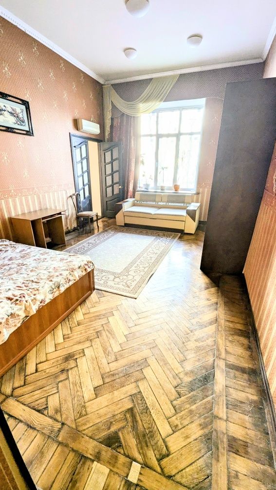 Продам 5-комн.кв 155 м2, Центр Бекетова Бажанова