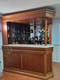 Excelente bar decorativo