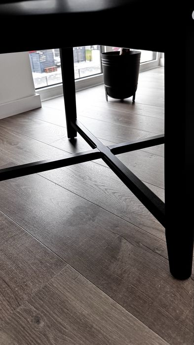 Stolik kawowy KRAGSTA – czarny, 90 cm – stan bardzo dobry