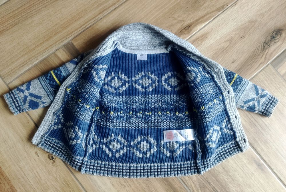 NOWY Ciepły sweter sweterek F&F chłopięcy rozmiar 68 (3-6 mies)