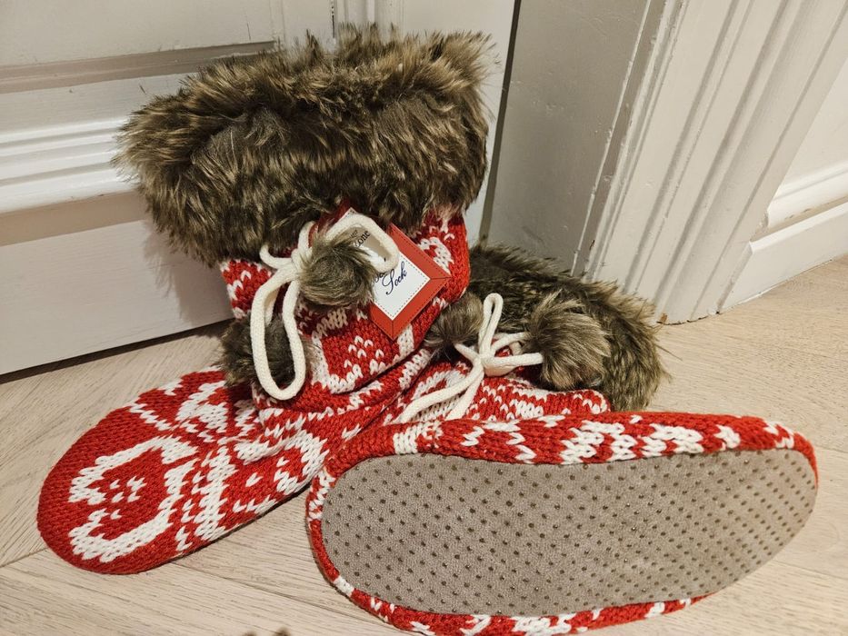 Kapcie / skarpetki zimowe KappAhl Nowe