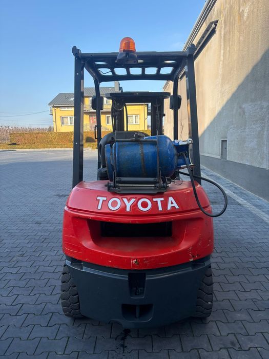 Wózek widłowy TOYOTA 7FGF25, triplex, przesuw, GAZ