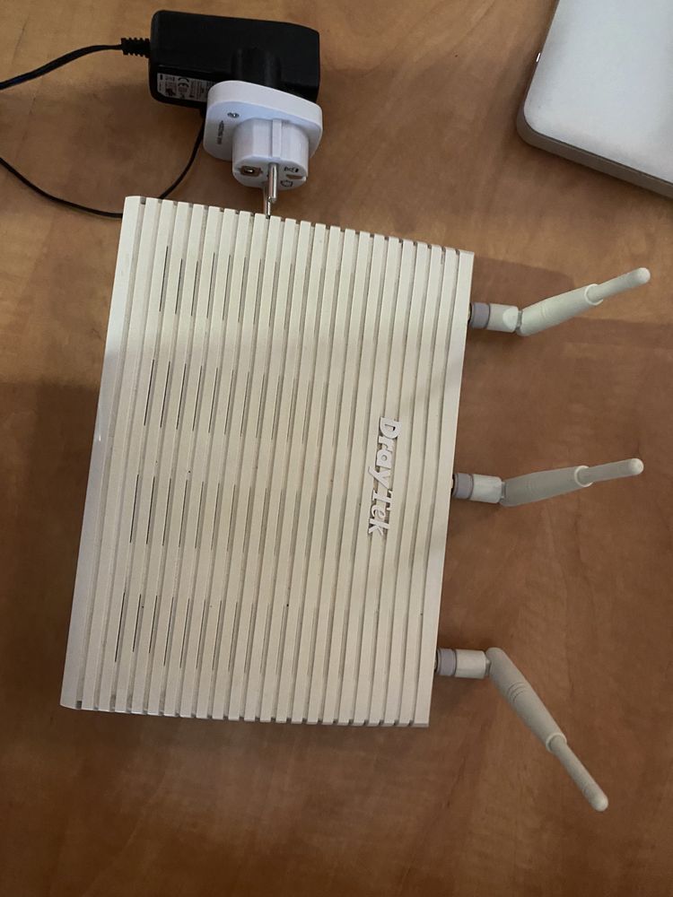 Router Draytek Vigor 2830n