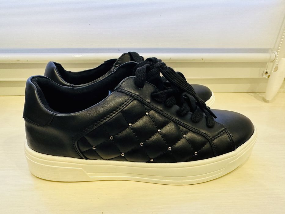 Кеди , кросівки, мокасини Bata 35