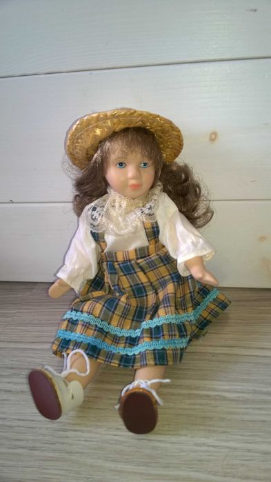 6 porcelanowych lalek