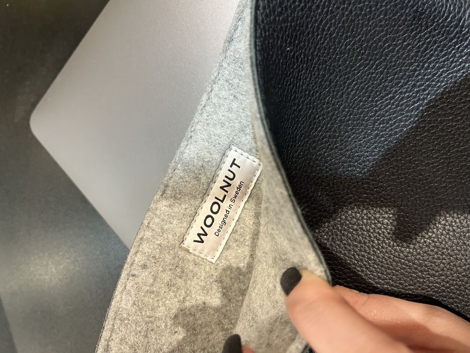 MacBook Pro 13 2017 i5 8GB 256GB ladowarka kabel i etui