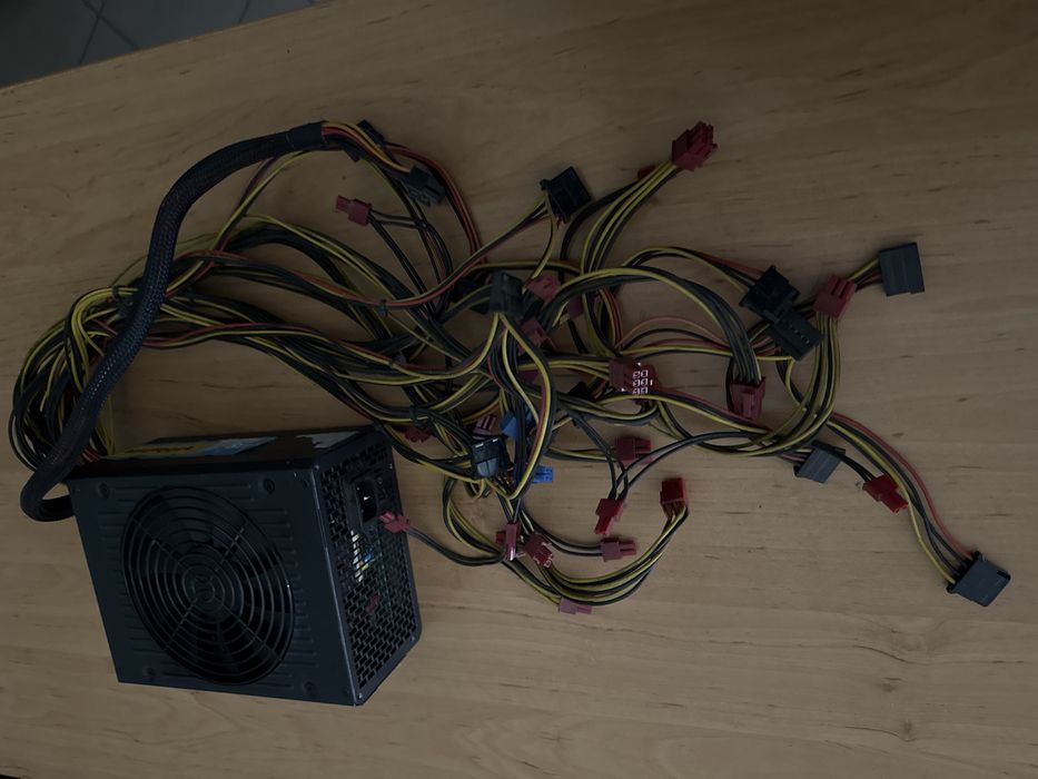 Zasilacz Crypto Mine 1300W 80 Plus – do koparki