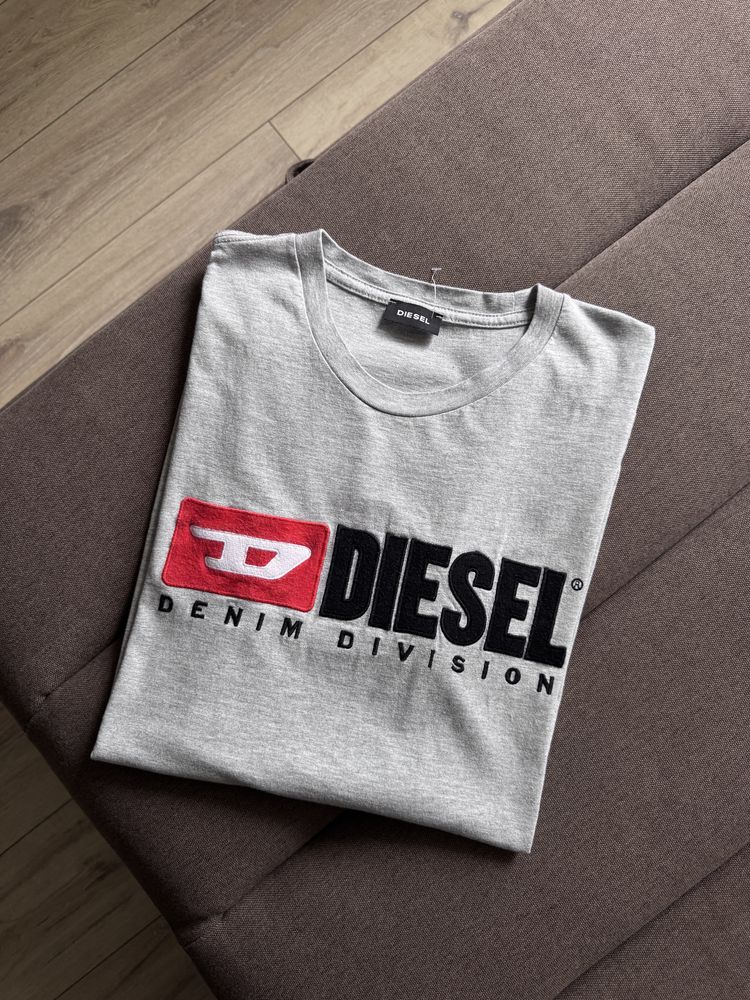 Diesel чоловіча фірмова футболка р. Л оригінал дізель