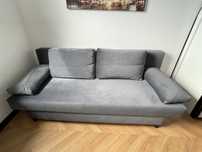 Sofa w kolorze popielatym