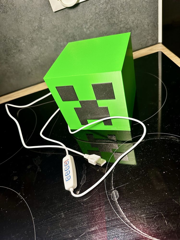 Lampka nocna Pixel Art zielona lampa na kabel USB