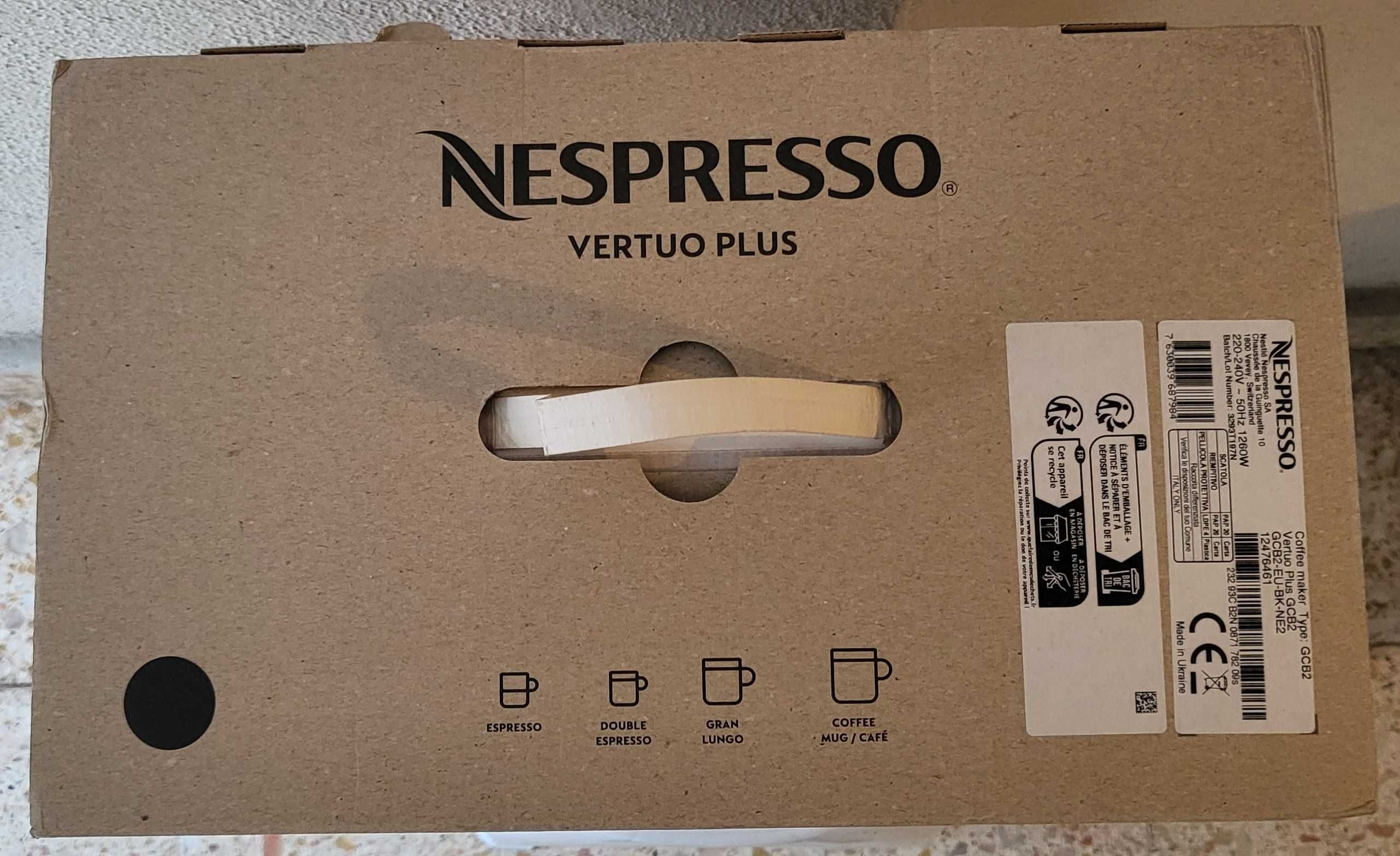 Máquina de Café Nespresso Vertuo Plus GCB2 - Black, Nova