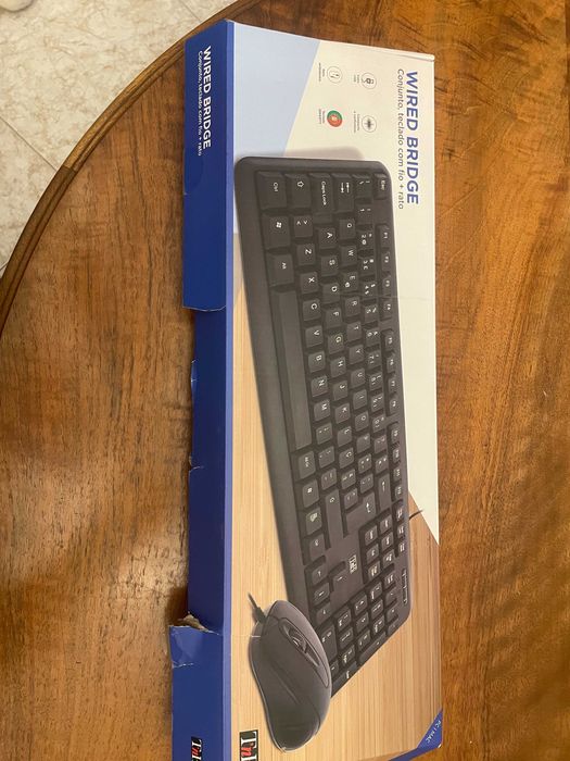 Monitor SAMSUNG B2230N Glossy Black 21.5" Teclados incluindo Rato