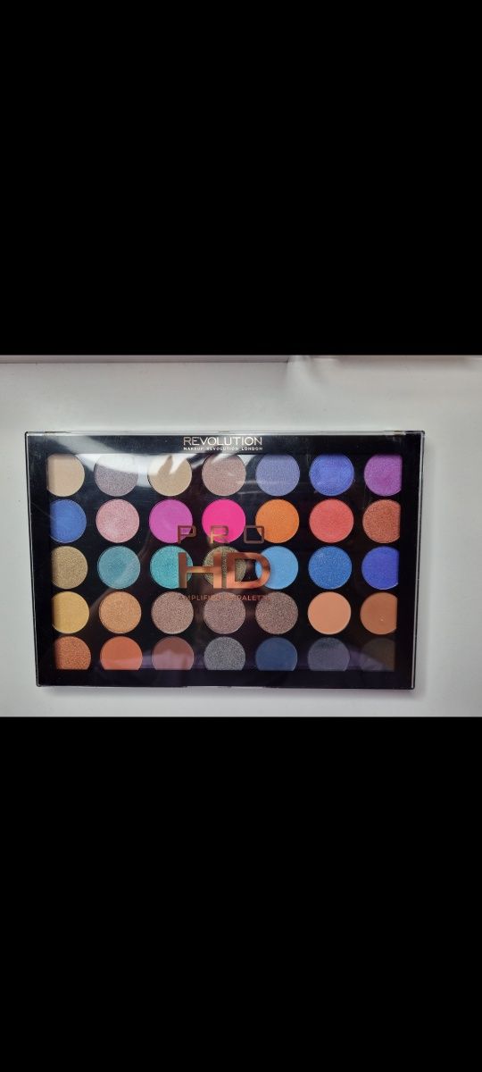 Makeup Revolution Pro 35 HD Amplified Palette defiant