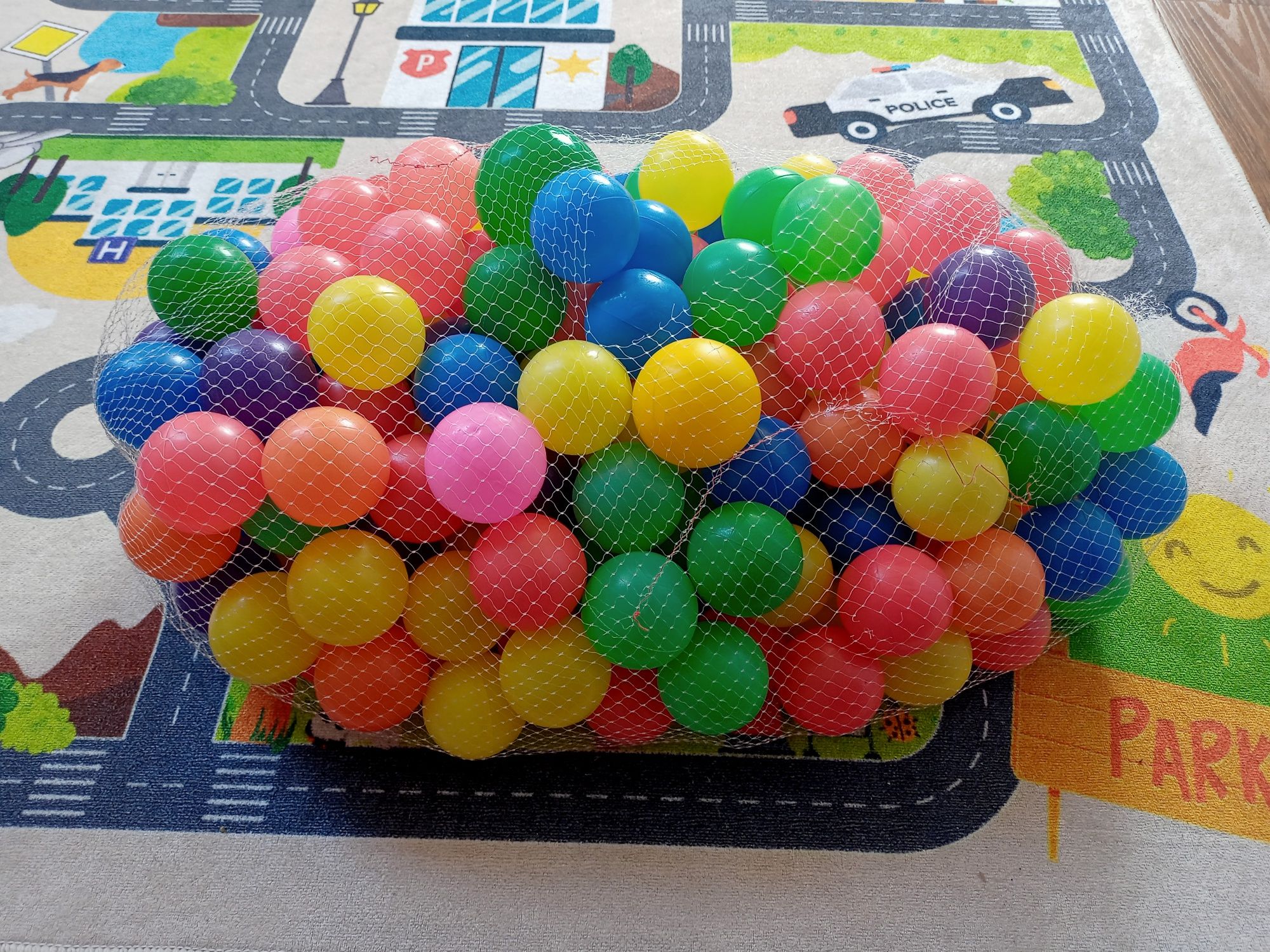 Zestaw kolorowych kulek plastikowych w różnych kolorach ok. 185 szt.
