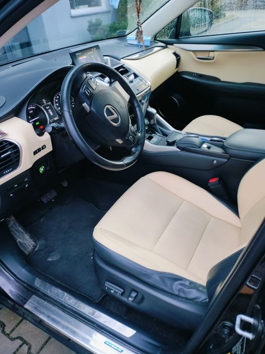 Lexus NX 300h Comfort AWD