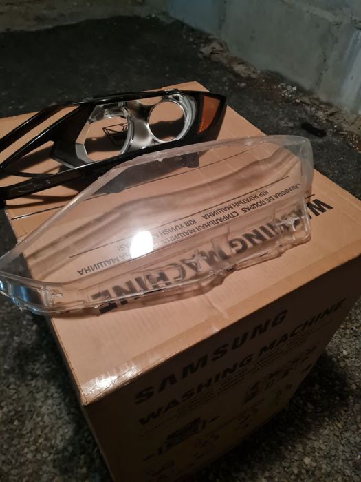 Скло на фару галоген Nissan Rogue Sport 2017