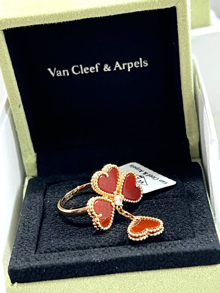 Прикраси червоні Van Cleef