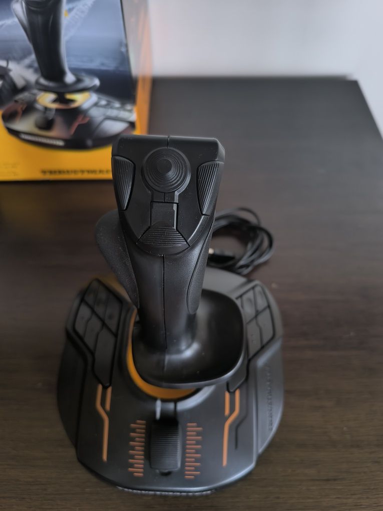 Joystick Thrustmaster