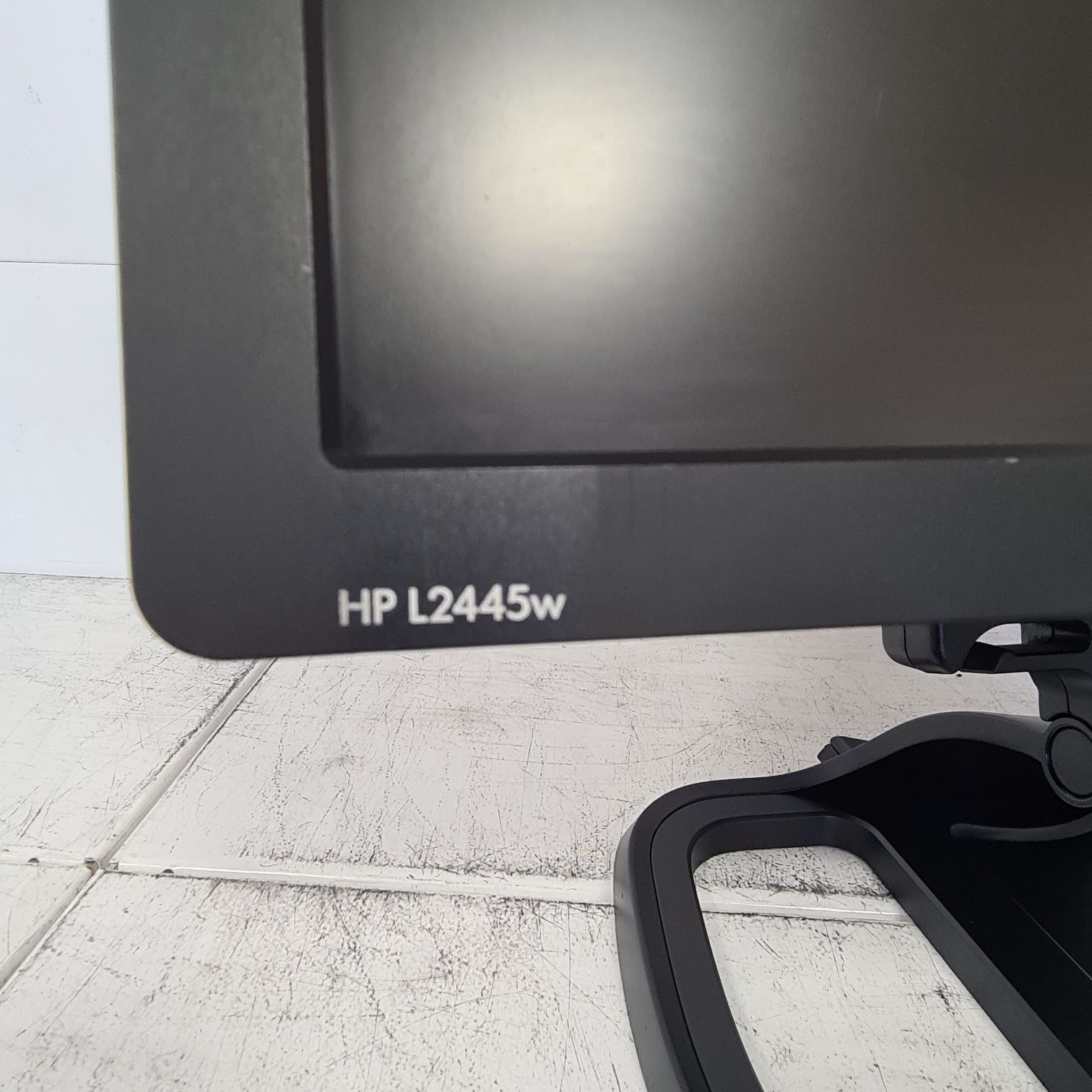 Монитор HP L2445w / 24" (1920x1200) TN / VGA, DVI, DP, USB