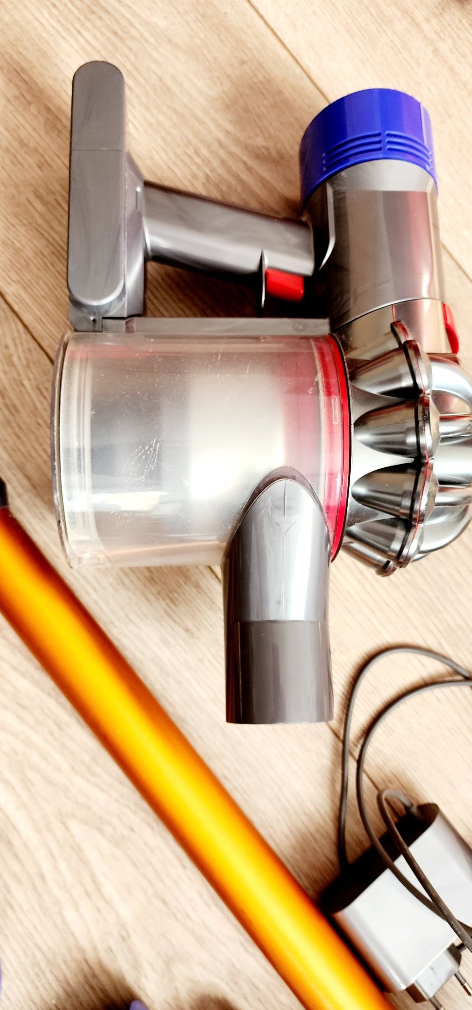 Dyson V8 Absolute komplet