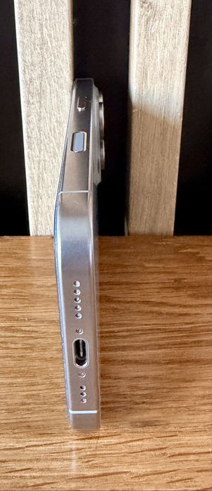 IPhone 16 Pro - 128 Gb stan jak nowy.