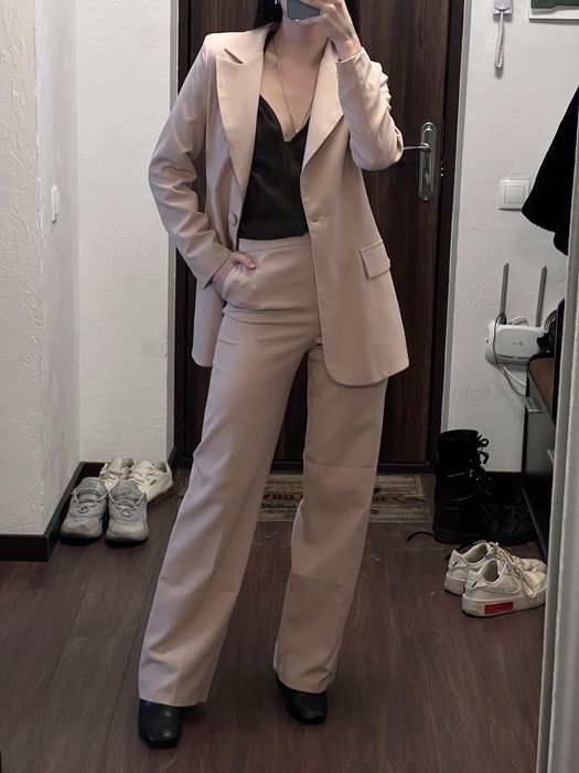 Класичний костюм