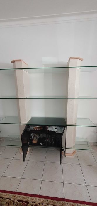 Estante em Mármore com Prateleiras de Vidro