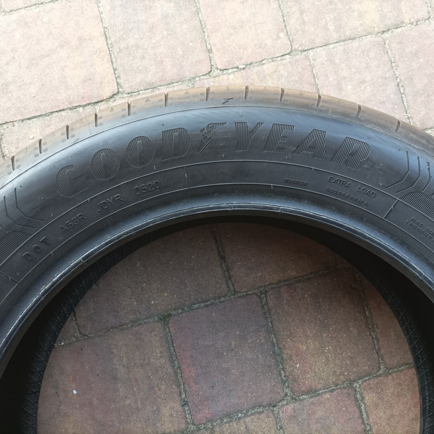 4 lub 2 opony letnie 215/55/17 Goodyear ok 7 mm 2020 rok