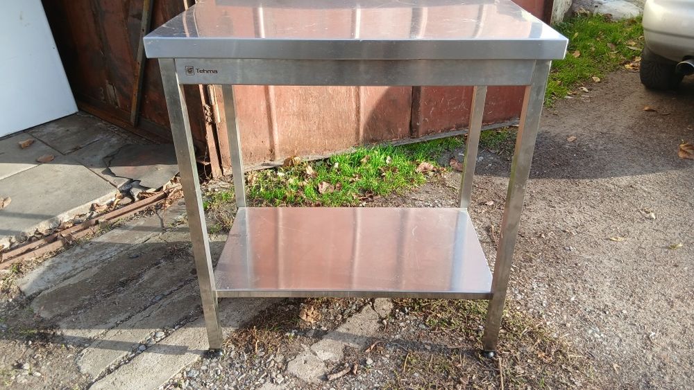 Столы,мойка ,из нержавейки.