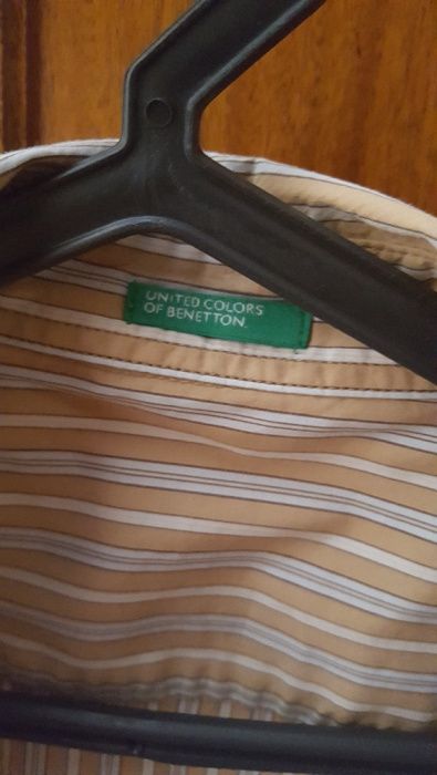 3 Camisas da Benetton, Mango e Zara