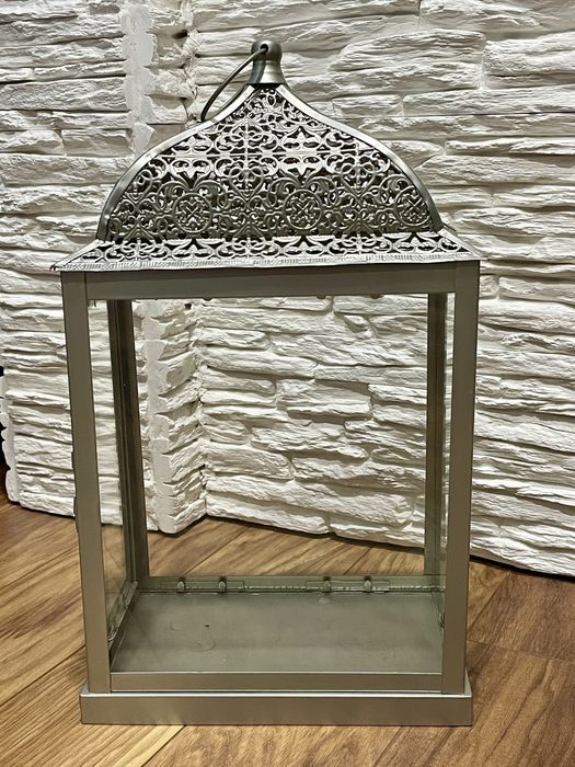 Stylowa metalowa latarnia – lampion dekoracyjny