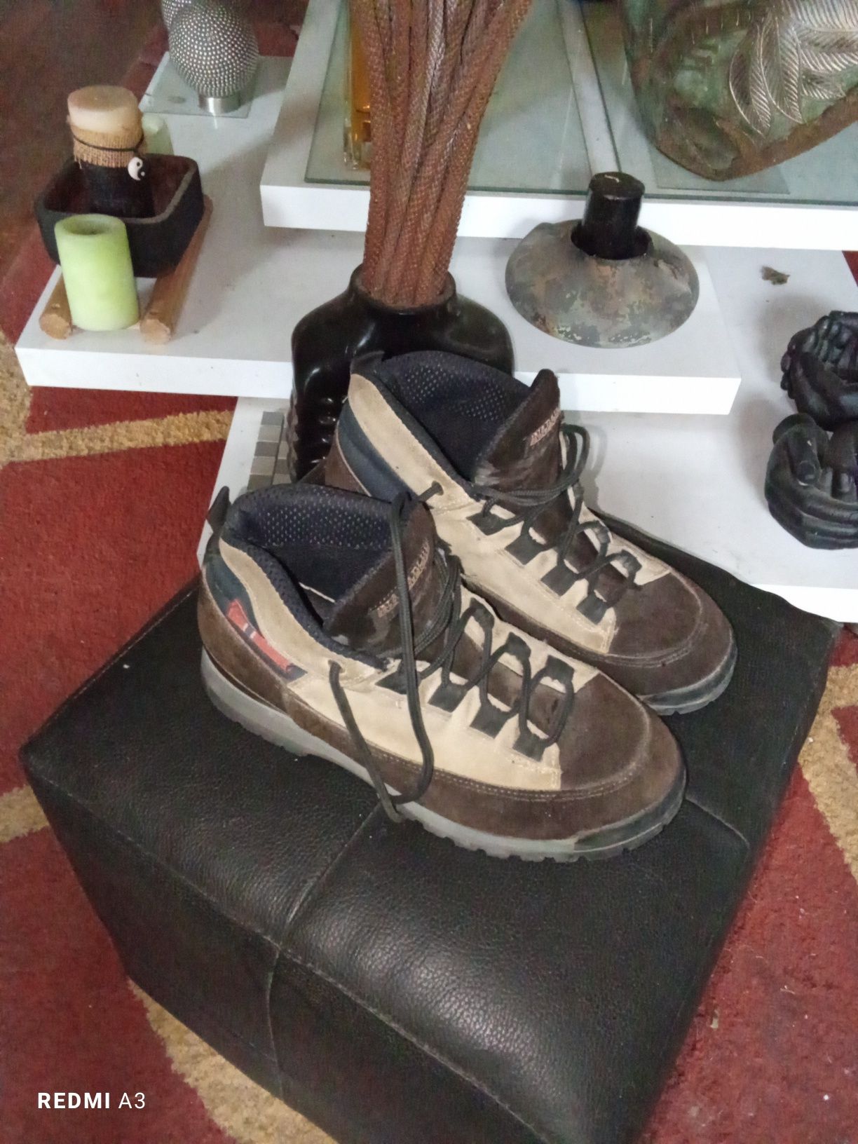 Botas em excelente estado de conservação