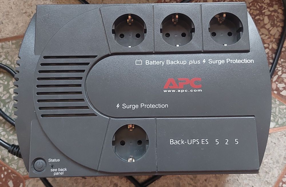 Источник бесперебойного питания APC Back -UPS  ES 525