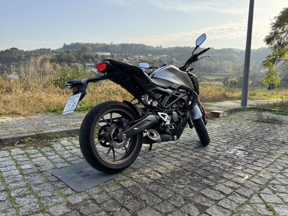 Honda CB125R 2023