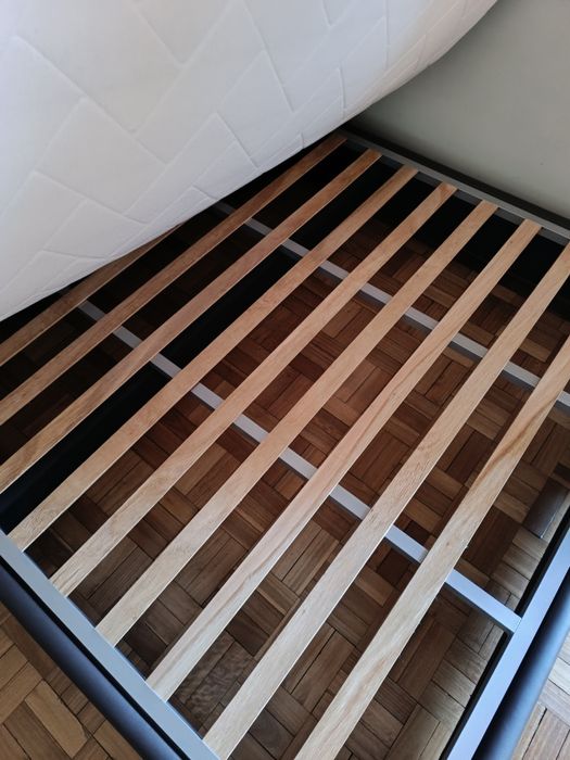 Cama com colchão