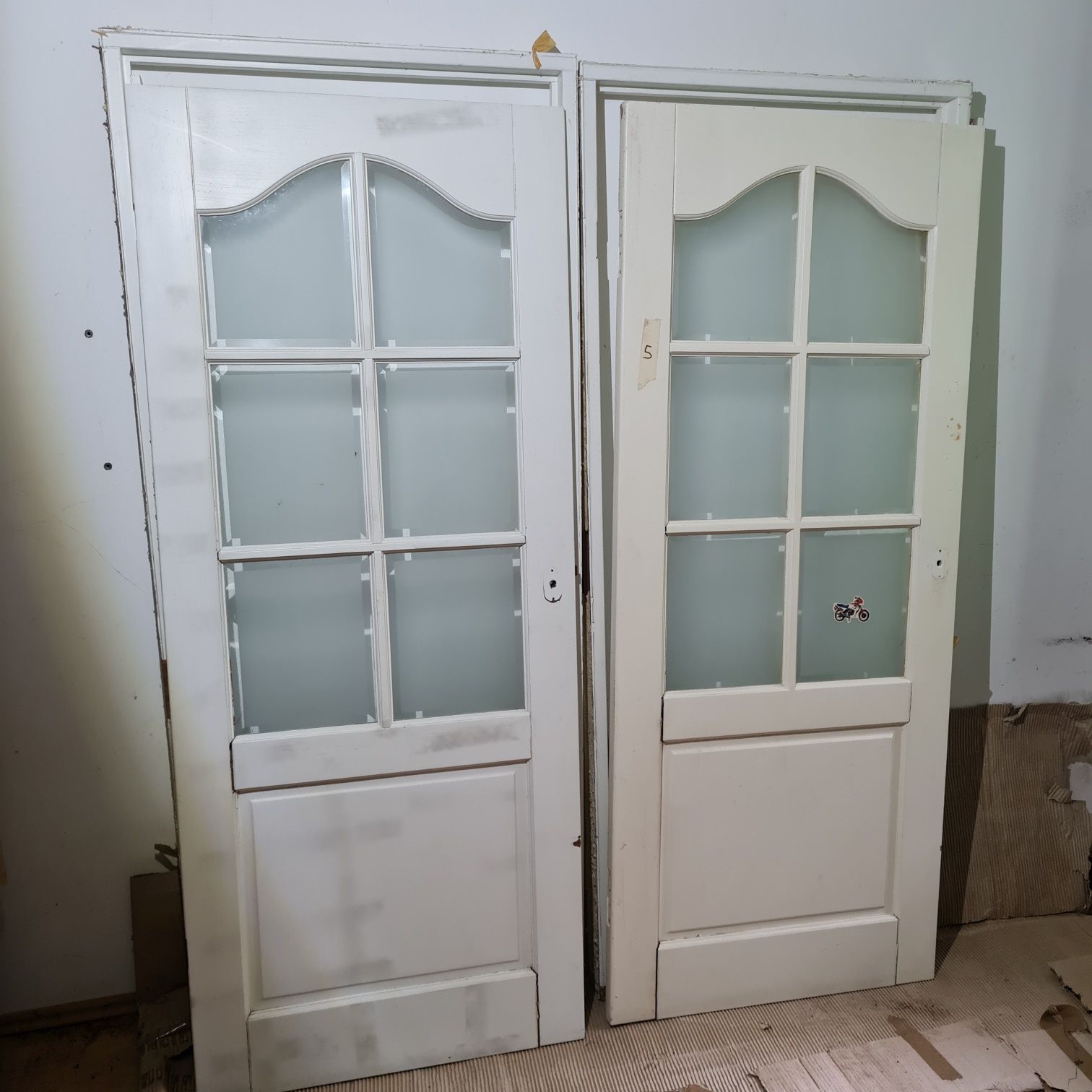 OKAZJA 4 mahoniowe drzwi przeszklone 84x200 2 framugi zabytek
4 szt, w