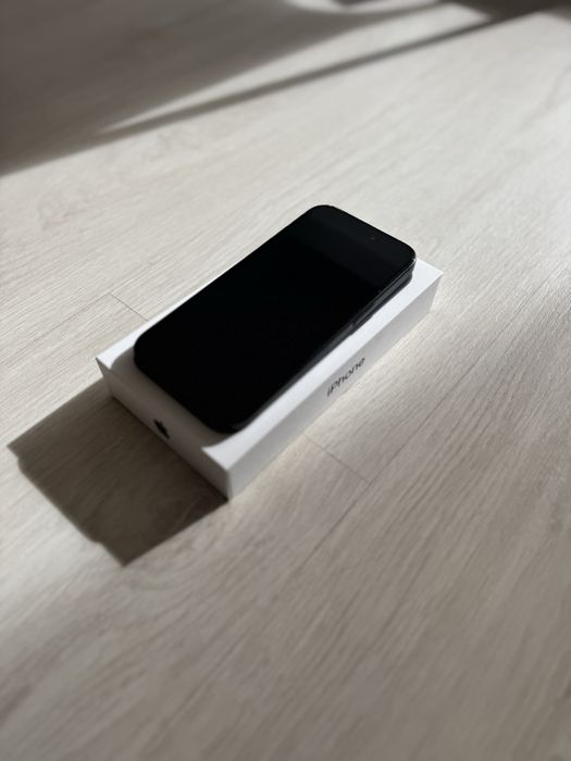iPhone 15 128GB - em excelente estado